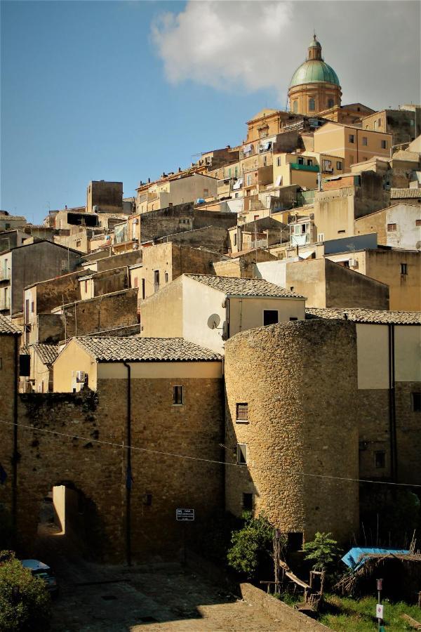 Torre Castellina Couette-café 3*